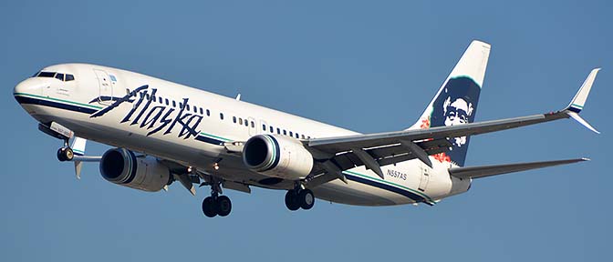 Alaska Boeing 737-890 N557AS, Los Angeles international Airport, January 19, 2015